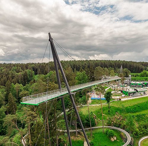 https://www.erlebnisfelsen-pottenstein.de/fileadmin/_processed_/4/9/csm_skywalk-aussichtsplattform-erlebnisfelsen-pottenstein-freizeitpark-bayern-16_aa6c72c897.jpg