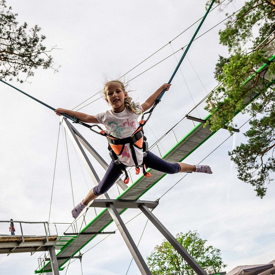 Bungee-Trampolin Attraktion Erlebnisfelsen Pottenstein Freizeitp