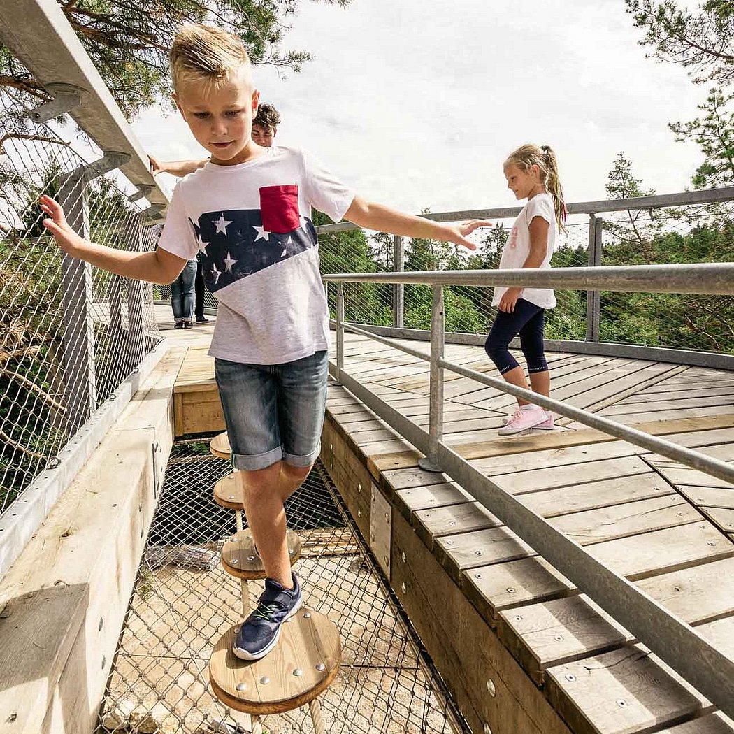 Hoehenerlebnis Baumwipfelpfad Erlebnisfelsen Pottenstein Freizei